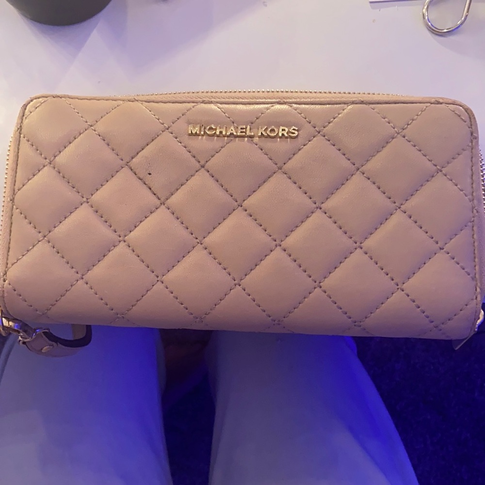 Micheal kors wallet